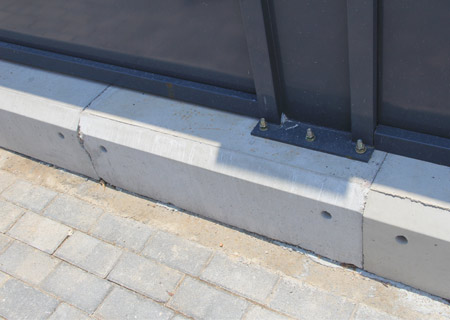 圍擋安裝基礎(chǔ)水泥塊-深圳平湖案例工程-圍擋基礎(chǔ)-深圳市大通建材有限公司鋼圍擋生產(chǎn)定制廠(chǎng)家